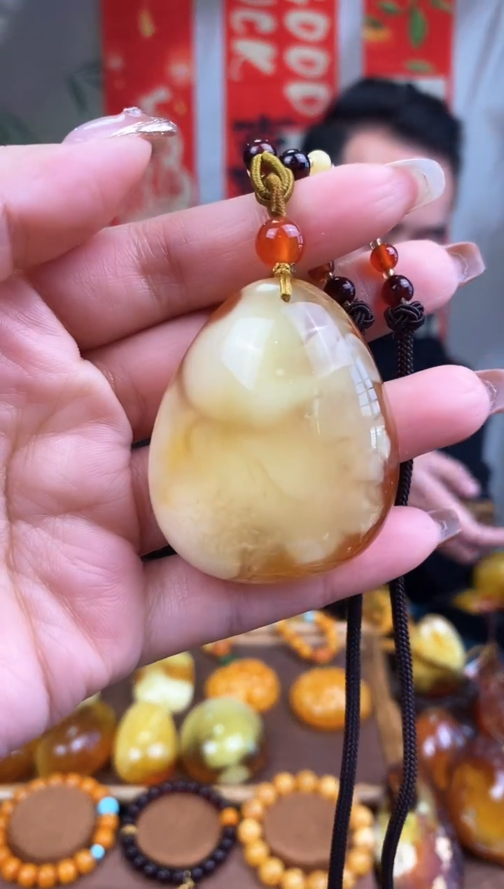 【闪购商品】琥珀裸石未镶嵌基地发货 一物一证 顺丰包邮