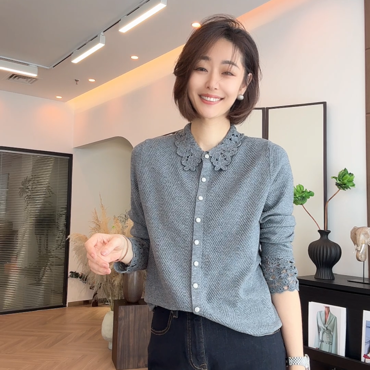 FIGO LOVE 【精纺羊毛】双股纱加厚手工钩花鱼骨纹长袖针织开衫930