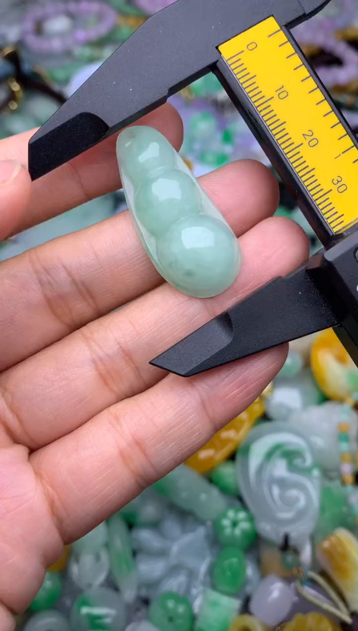 颈饰未镶嵌翡翠天然缅甸翡翠吊坠