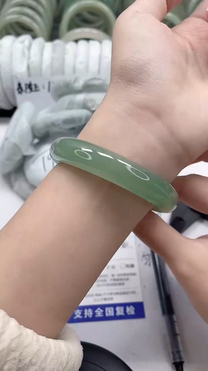 未镶嵌手镯石英质玉71-56/57