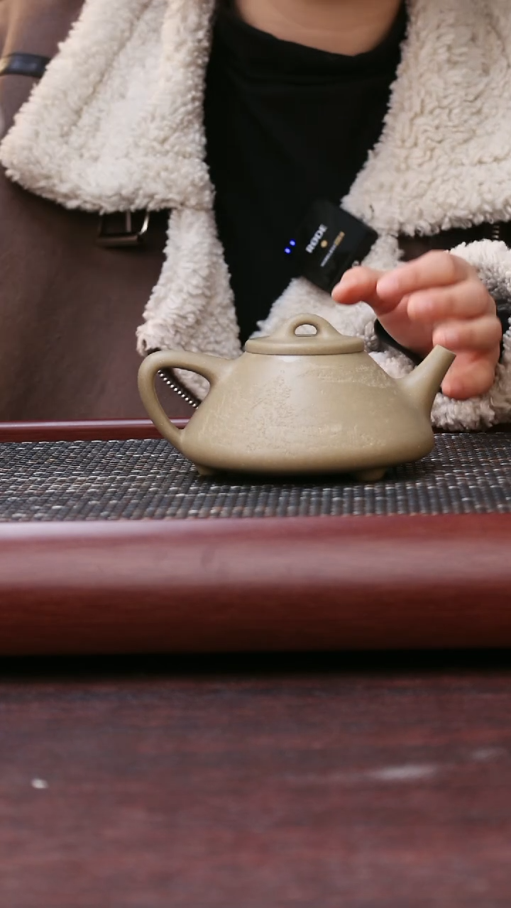 【闪购商品】紫砂茶壶山水刻绘子冶石瓢