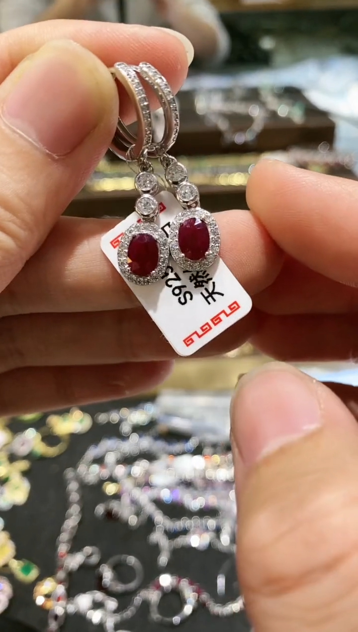 【闪购商品】红宝石耳饰银S925镶嵌耳钉