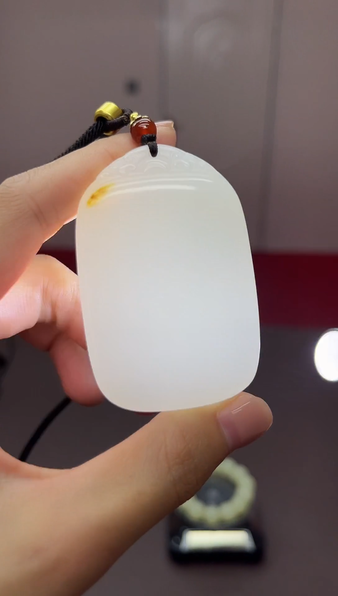 颈饰未镶嵌和田玉吊坠