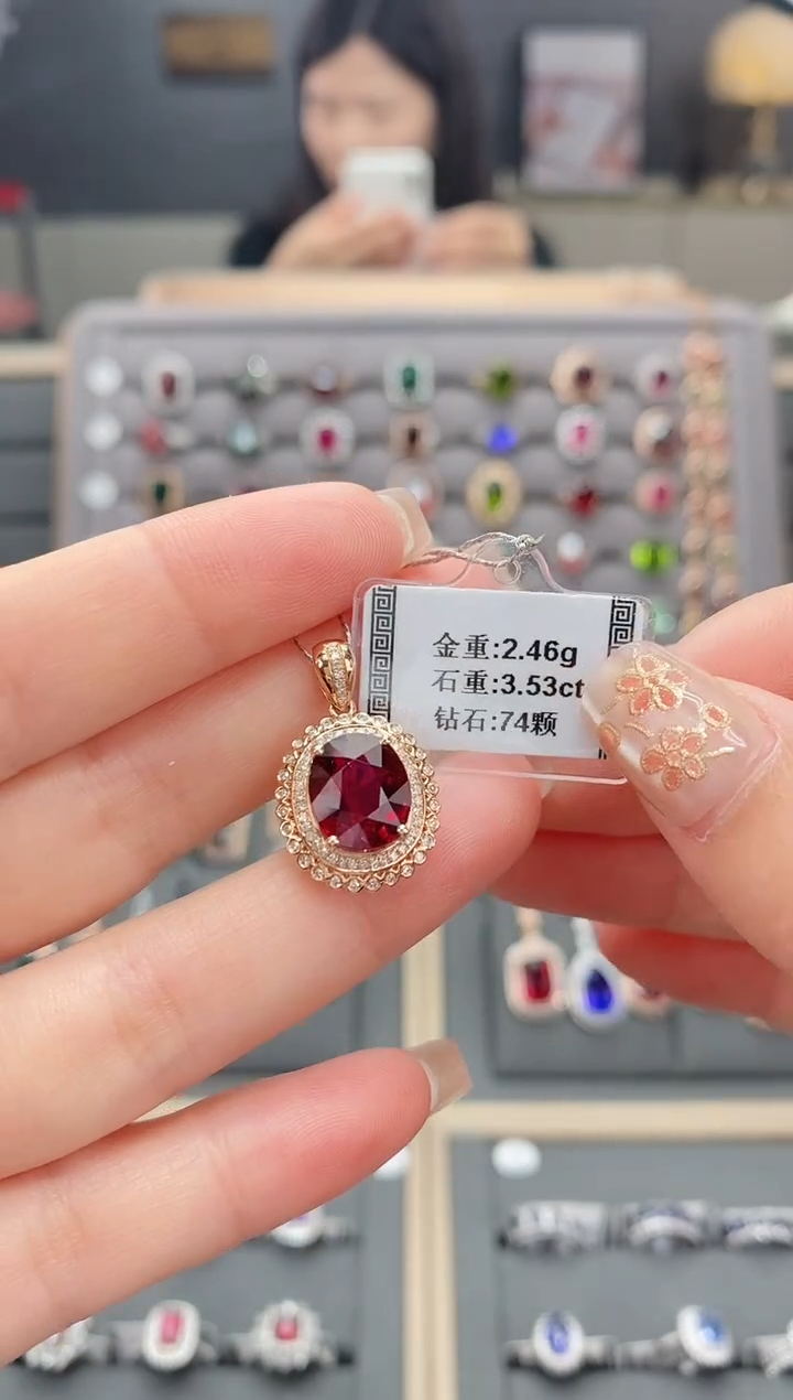 【闪购商品】碧玺颈饰18K金镶嵌3.53    