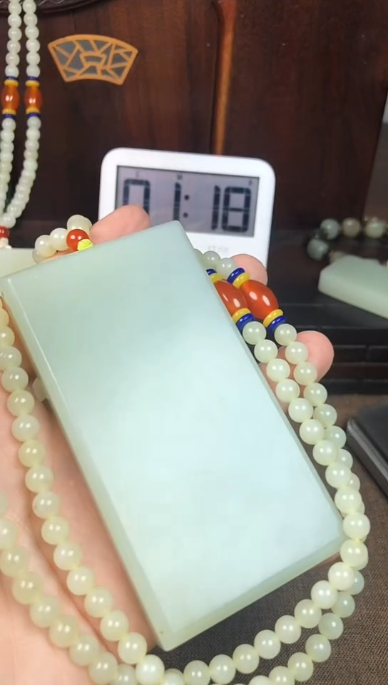 颈饰未镶嵌和田玉奋**狼奋斗的狼