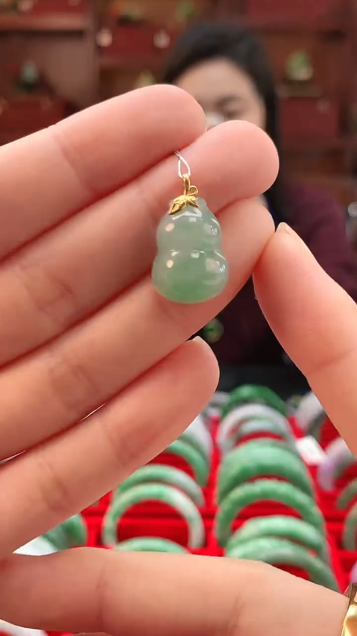 【闪购商品】翡翠颈饰18K金镶嵌赠礼盒证书 敏