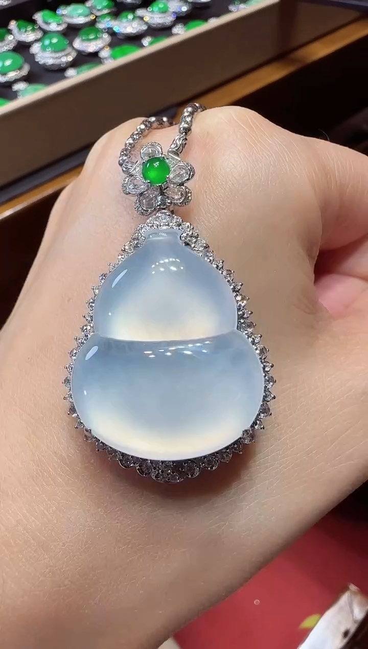 【闪购商品】翡翠吊坠(不含链)18K金镶嵌葫芦