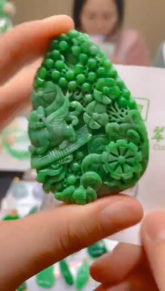 【闪购商品】翡翠颈饰未镶嵌天然翡翠A货，一物一证