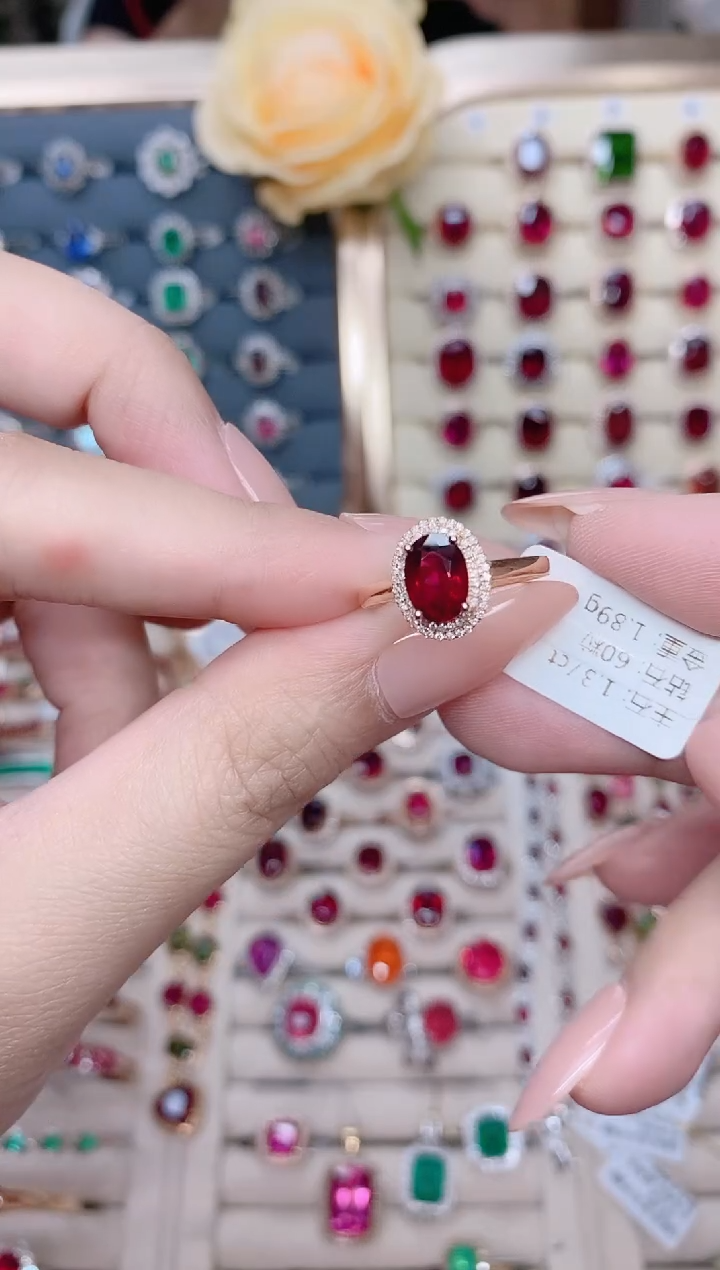 碧玺戒指18K金镶嵌碧玺1.37ct
