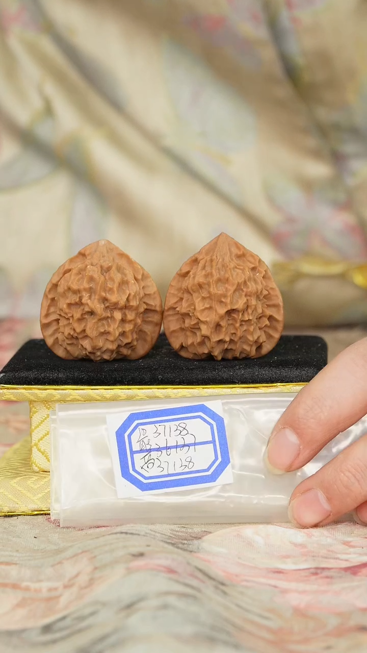 【闪购商品】文玩核桃把件非嫁接官帽
