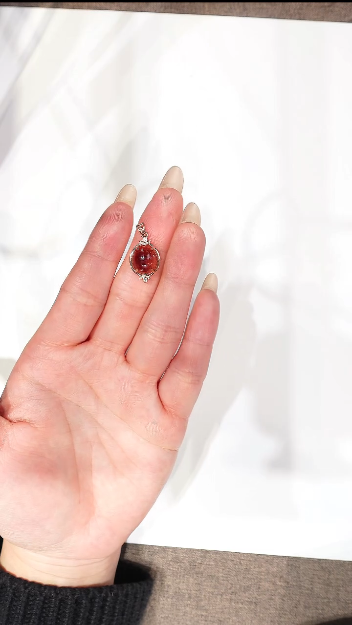 吊坠(赠链)18K金镶嵌碧玺红碧玺吊坠