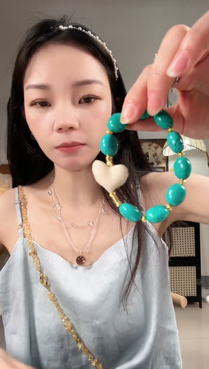 未镶嵌颈饰水晶Q832QQQQQ