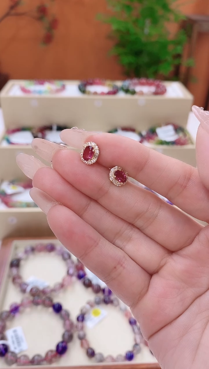 【闪购商品】碧玺耳饰银S925镶嵌碧玺耳钉多样性发货一件