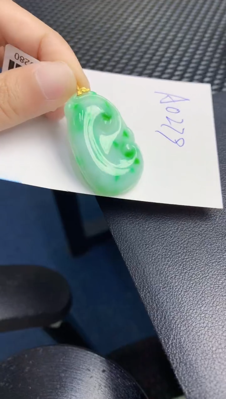 【闪购商品】翡翠颈饰18K金镶嵌000000000