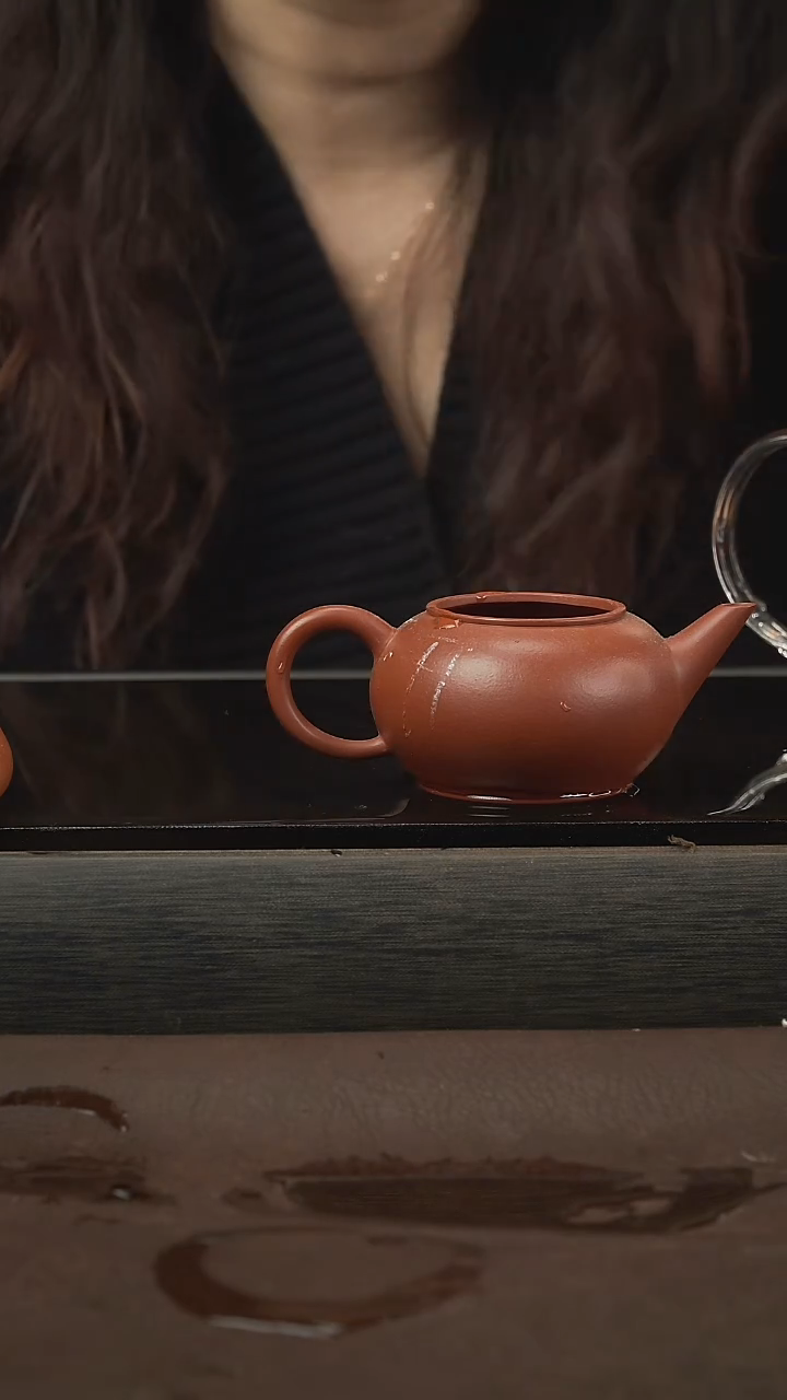 茶壶紫砂六*654，水平，朱泥，微瑕，130cc