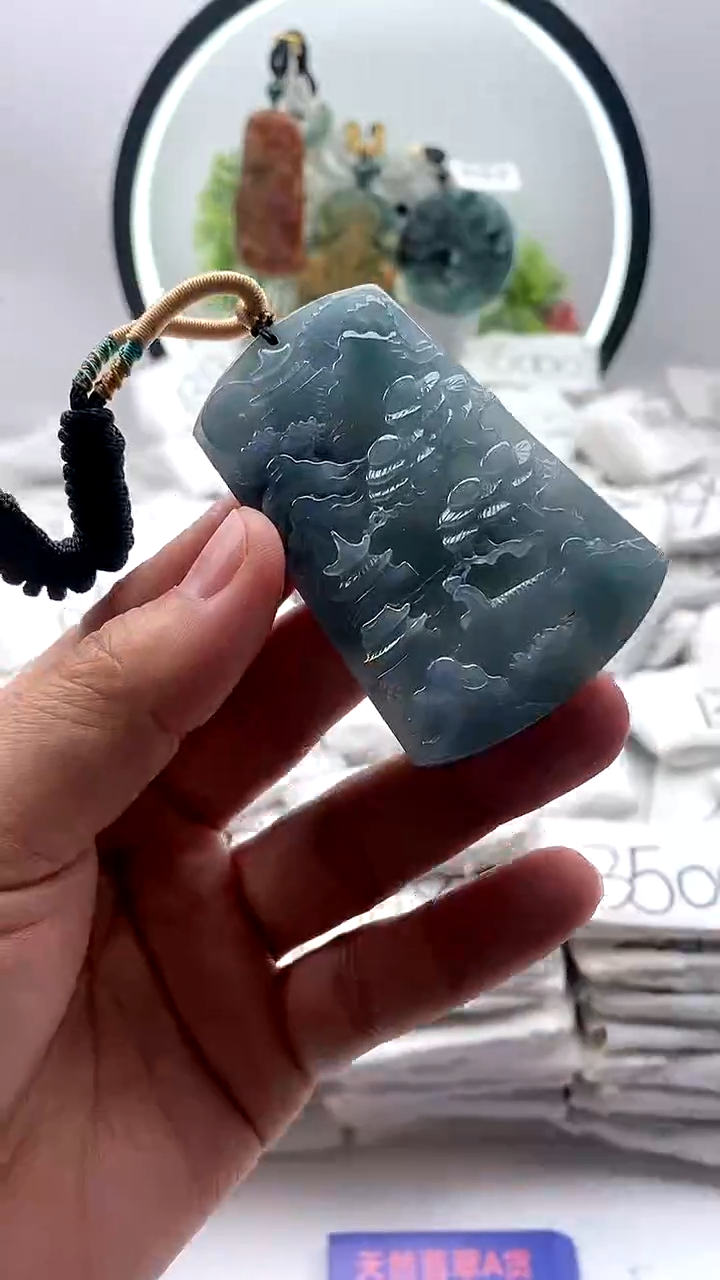 【闪购商品】翡翠颈饰未镶嵌山水牌