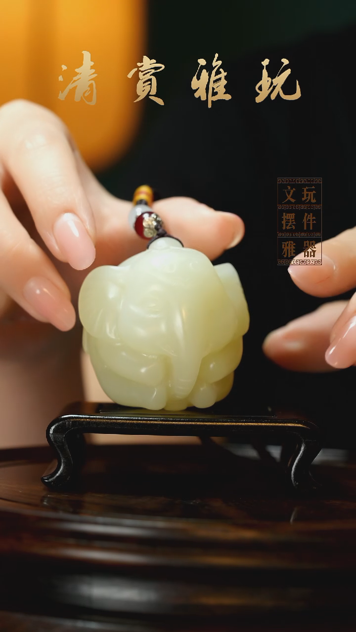 玉《手握吉象》手把件摆件