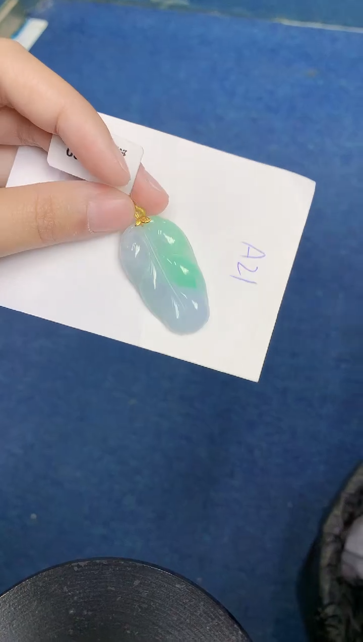 翡翠18K金镶嵌颈饰000000000