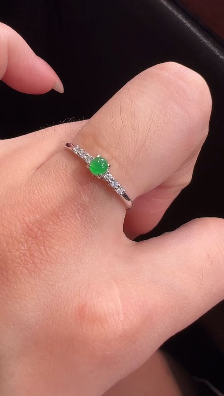 翡翠戒指18K金镶嵌戒指