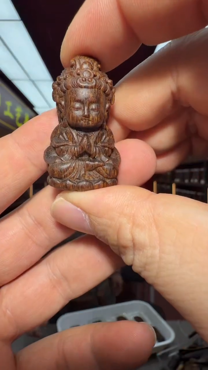 沉香吊坠多样性发一