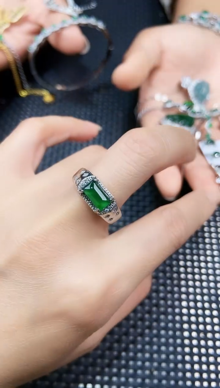 【闪购商品】翡翠戒指未镶嵌11111111