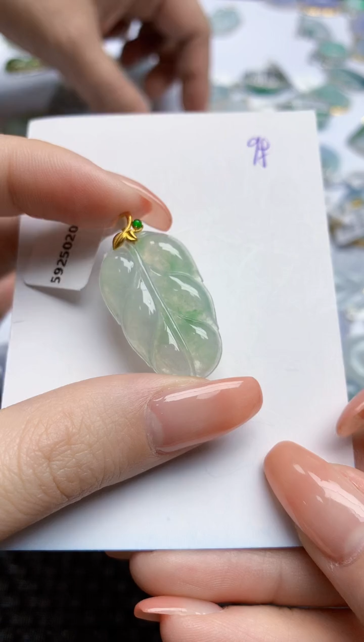 【闪购商品】翡翠颈饰18K金镶嵌天然翡翠A货