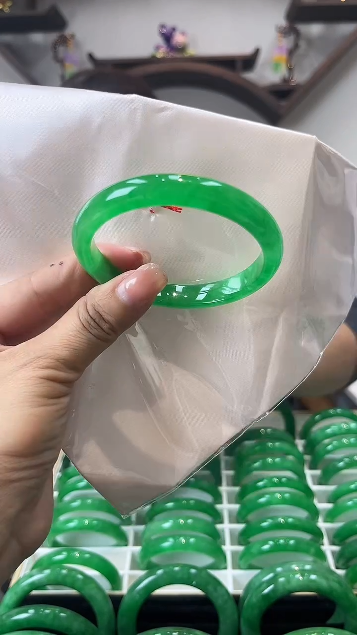 【闪购商品】砖雕闪64 圈口59.6 独货手镯