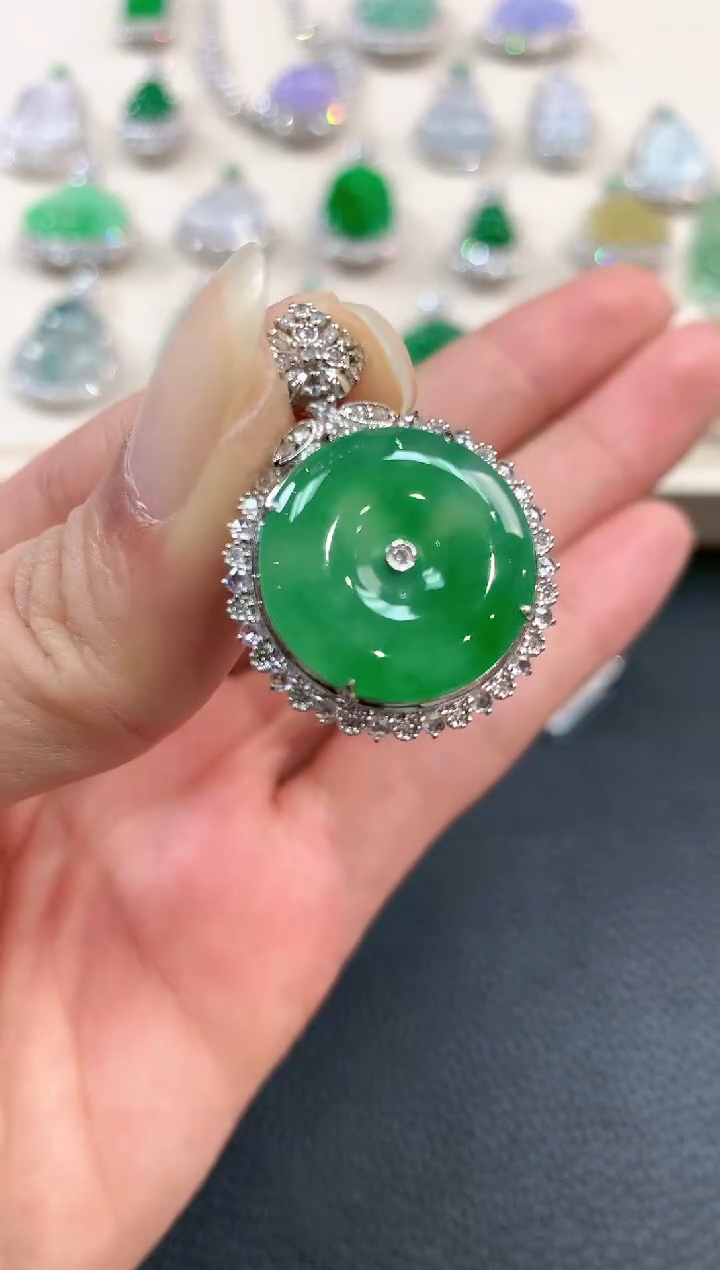 【闪购商品】翡翠吊坠(不含链)18K金镶嵌b132