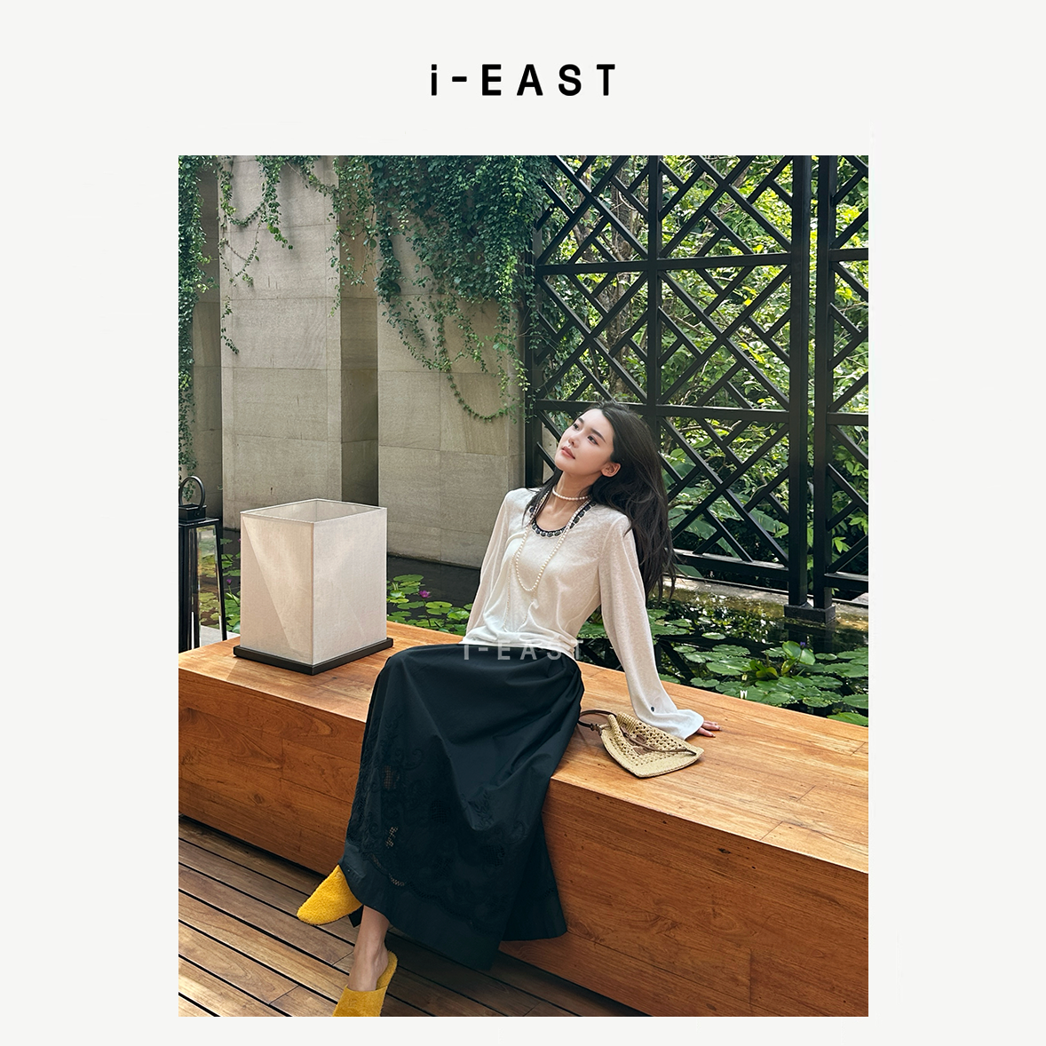 i-EAST 水钻纯欲~极简领口闪钻设计长T恤上衣-5C 25A027