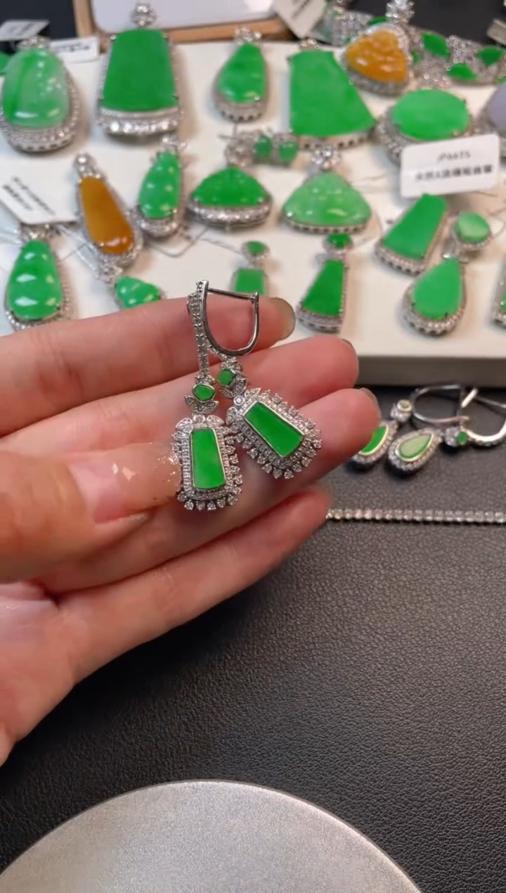 【闪购商品】翡翠吊坠(不含链)银S925镶嵌耳坠