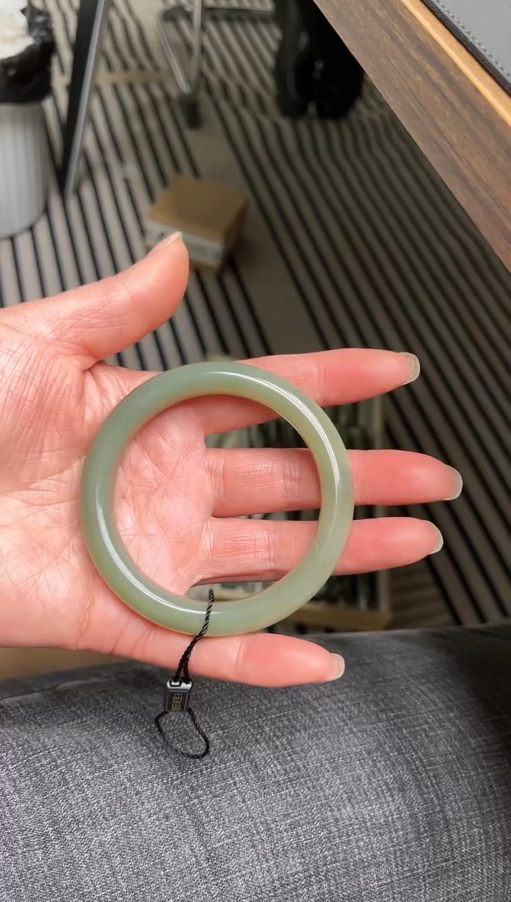 【闪购商品】和田玉手镯未镶嵌圈口59  D-1