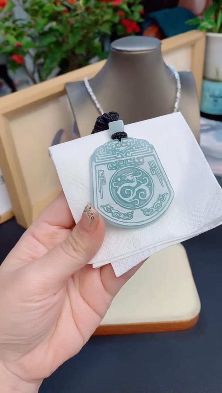 吊坠(不含链)未镶嵌翡翠缅甸天然翡翠吊坠