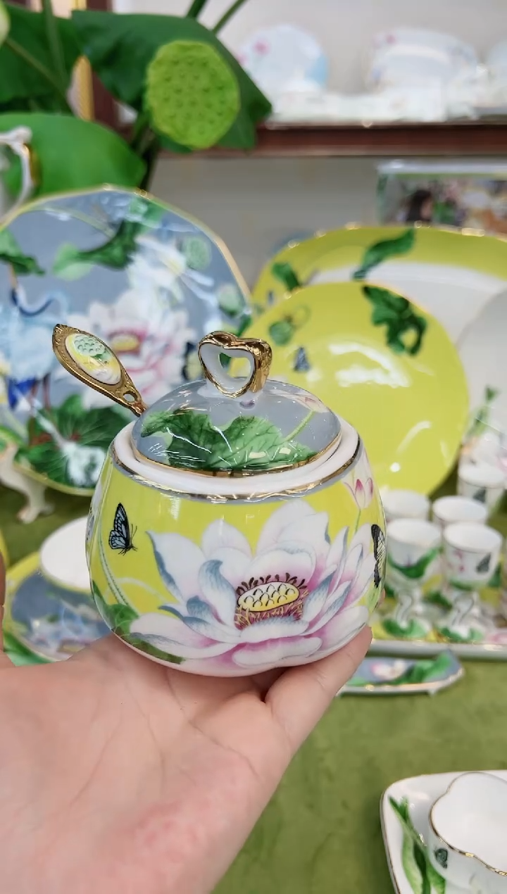 【闪购商品】骨瓷盐罐·