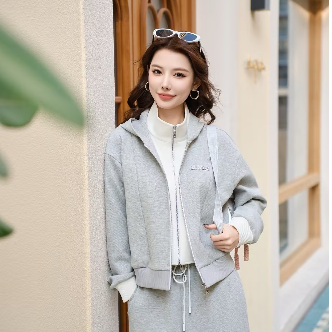 十二篮专选25春新款时尚女士长袖休闲运动套装上衣女7C65110520
