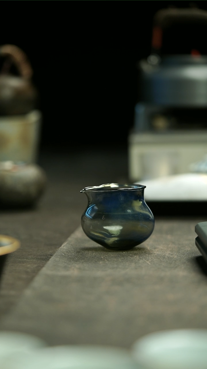 【闪购商品】玻璃透灰色公道杯65cc