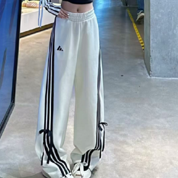 阿迪达斯三条纹舞动系列运动休闲裤裤女子KG3857