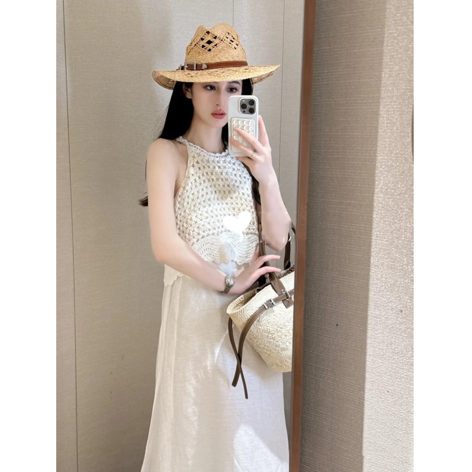海边拍照绝美连衣裙2025夏季新款编织手工钩花度假风收腰无袖长裙