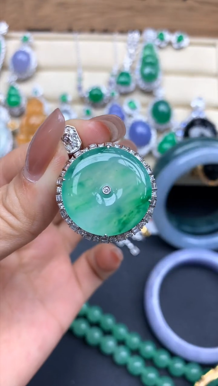 颈饰18K金镶嵌翡翠322-中国好珍宝