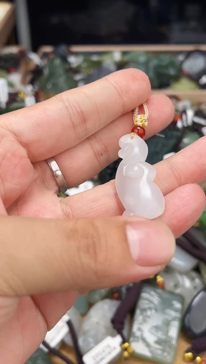 颈饰未镶嵌和田玉1