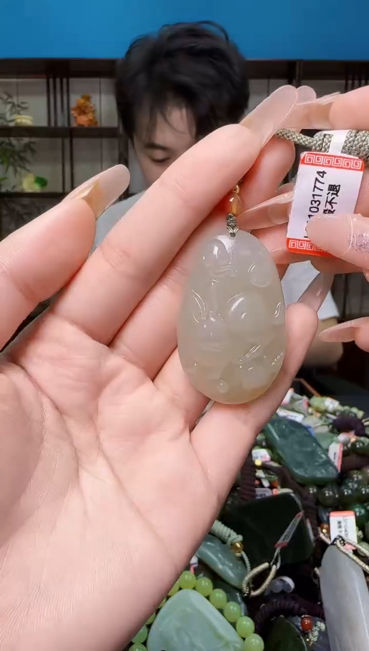 颈饰未镶嵌和田玉多样性发一