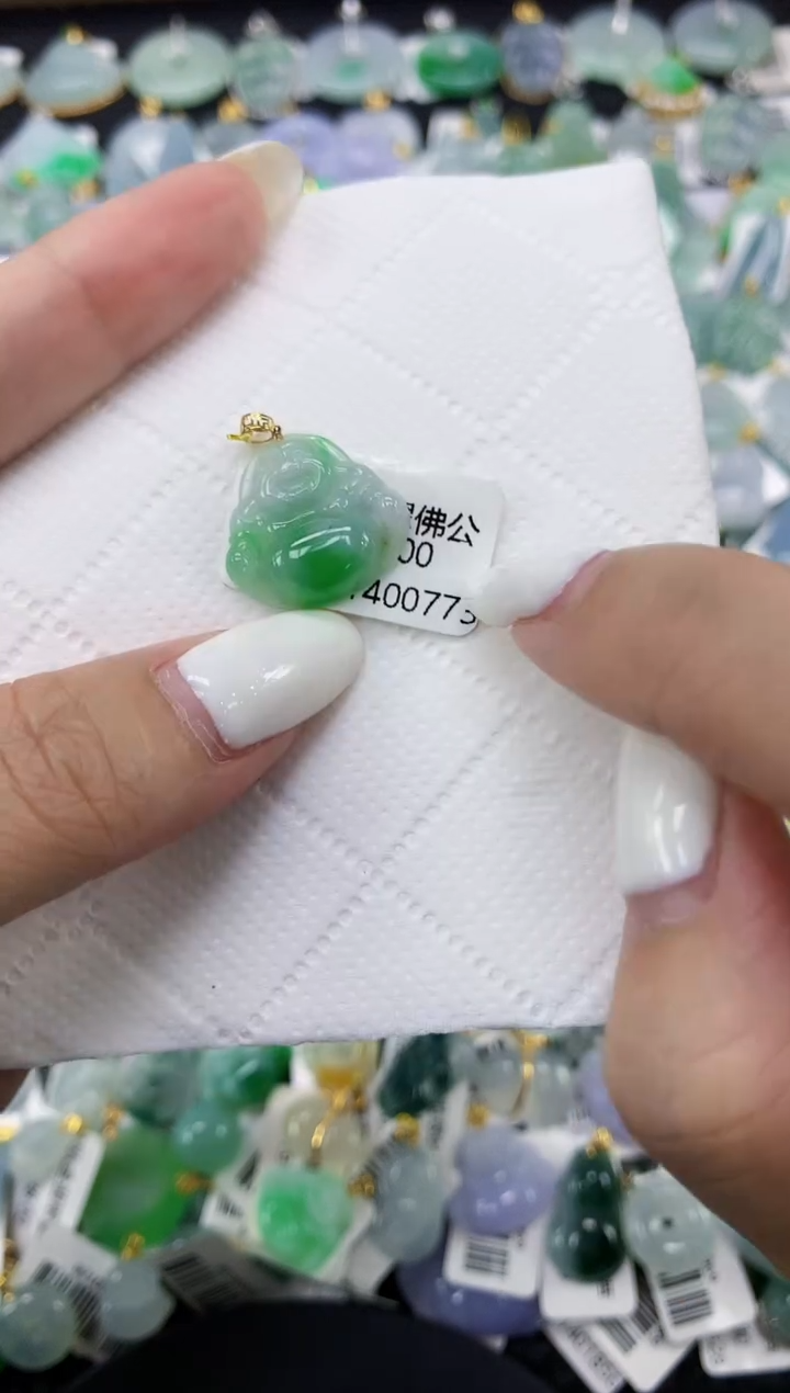 颈饰18K金镶嵌翡翠11111111111