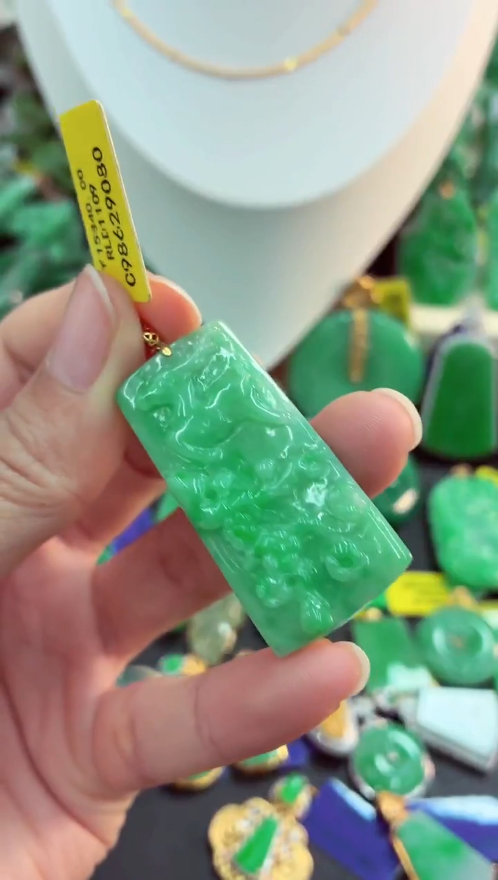 吊坠(不含链)18K金镶嵌翡翠天然缅甸翡翠A货