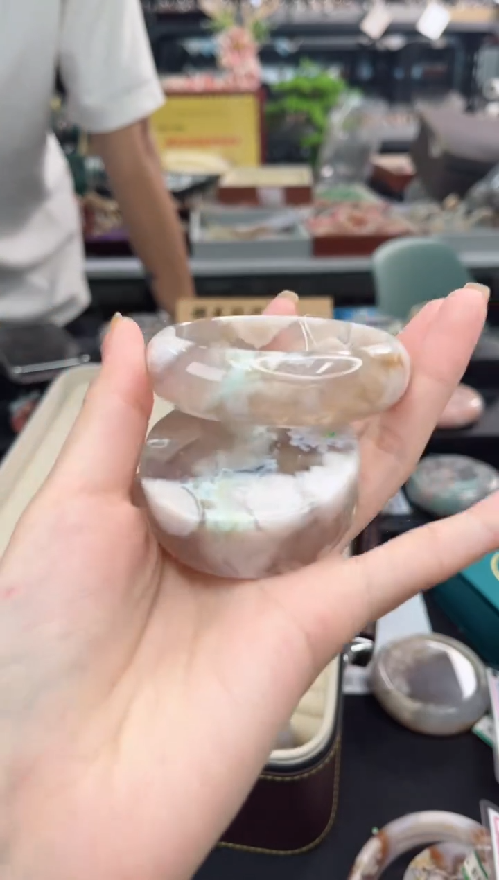 【闪购商品】石英质玉手镯未镶嵌53圈口（赠品镯心）3571020