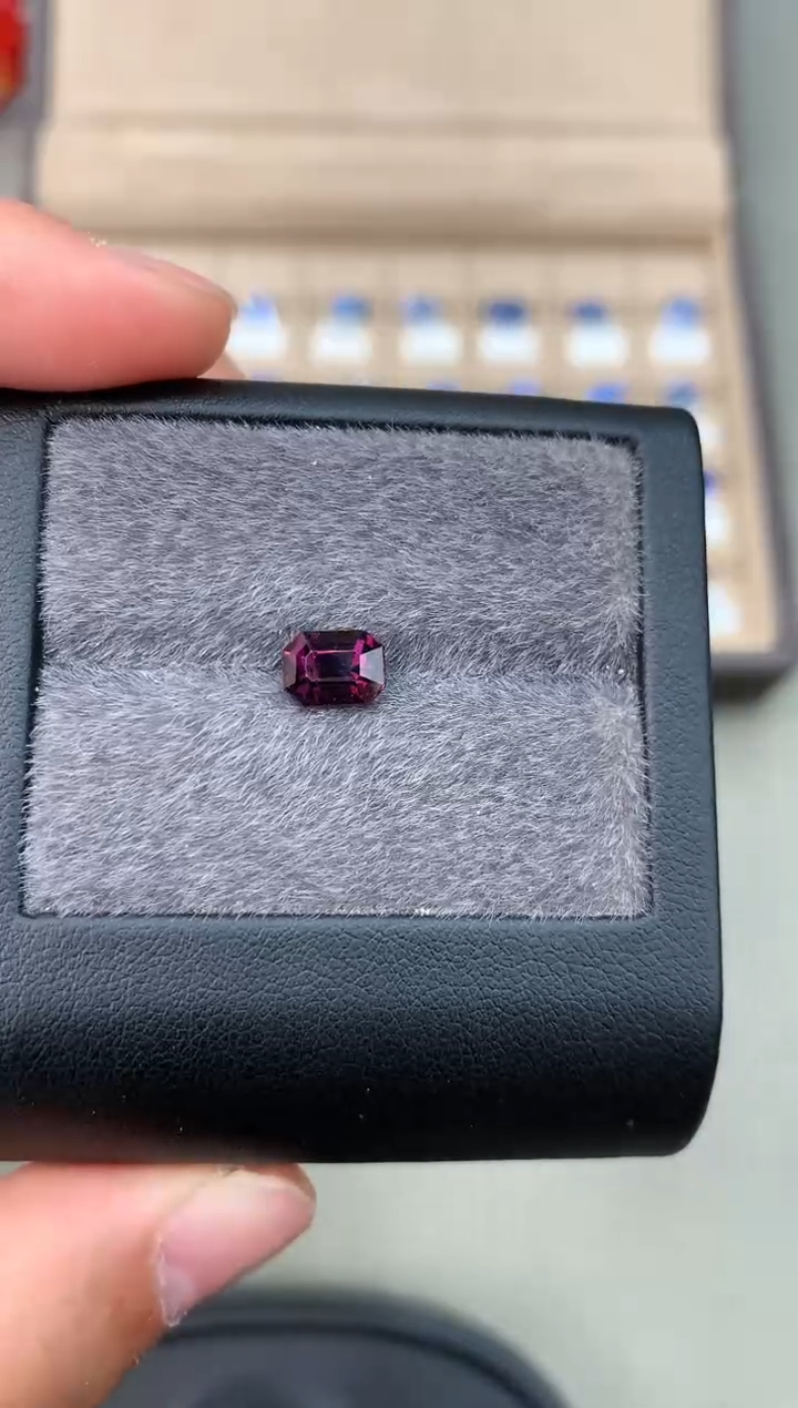 【闪购商品】定制尖晶石裸石未镶嵌1.75ct 枕型 紫色调