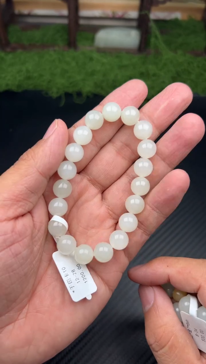 未镶嵌手串和田玉于田微色差卡10