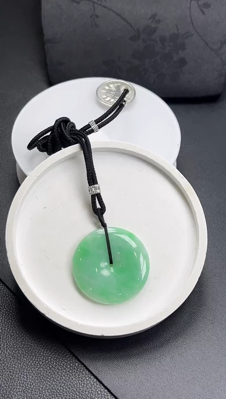【闪购商品】翡翠颈饰未镶嵌平安扣