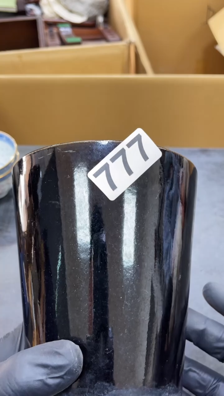 花盆拿****啡如图所示 鑫渡集古美术