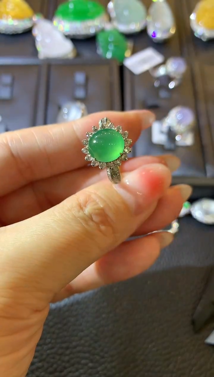 【闪购商品】翡翠戒指18K金镶嵌C47   