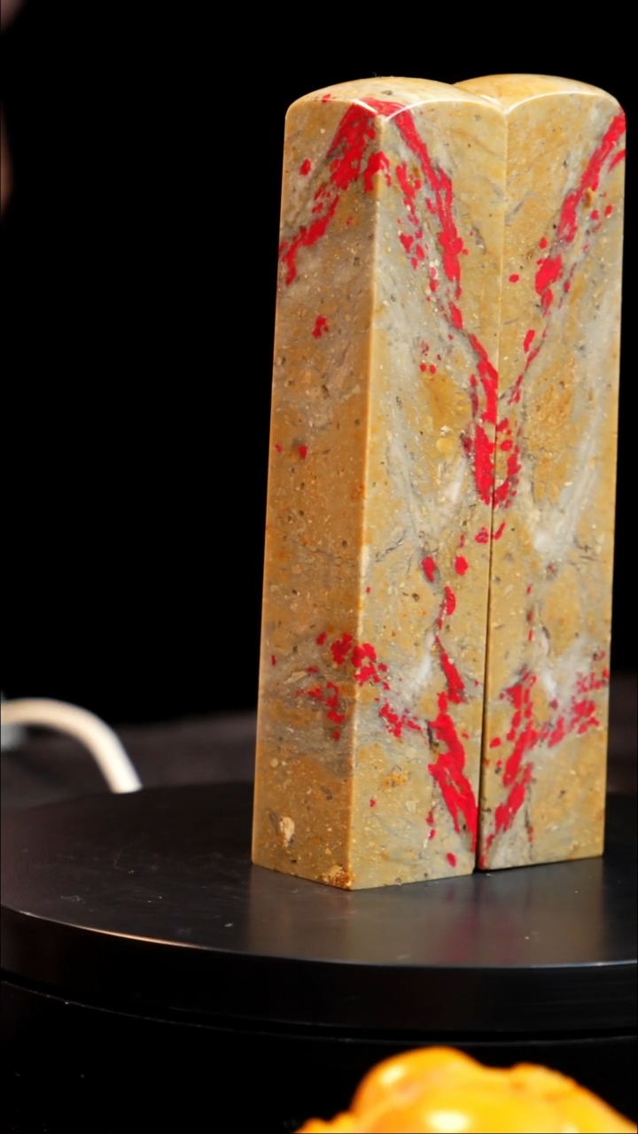 昌化石田黄鸡血石