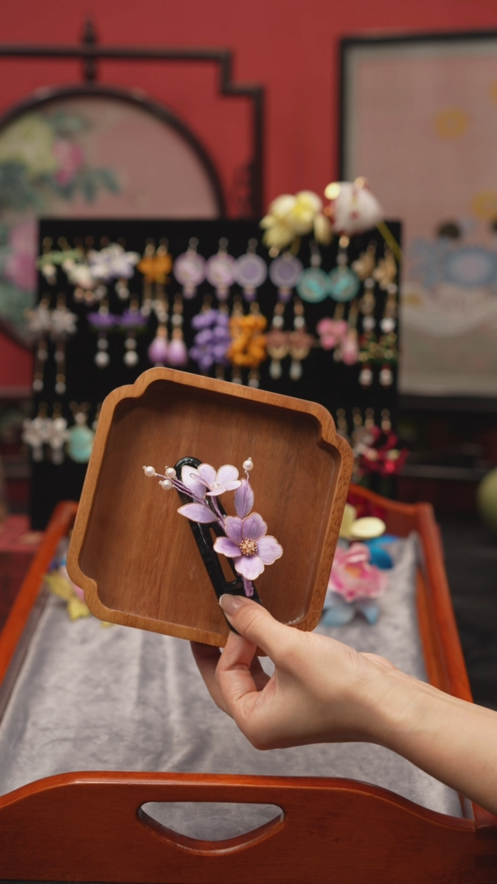 刺绣非遗绒花苏绣饰品